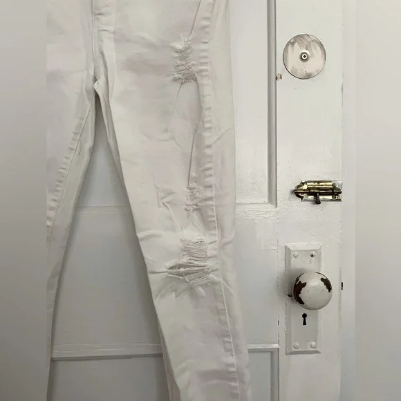Paige verdugo ultra skinny Jean in white. Ripped jeans. Size 29. - Picture 3 of 7